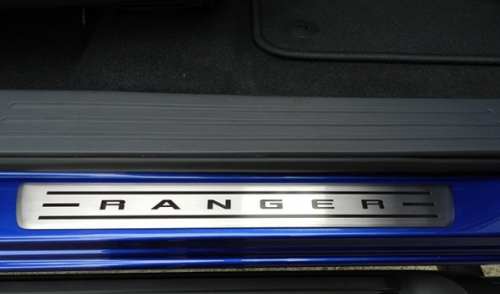 ESTRIBOS INTERIORES DE PUERTA