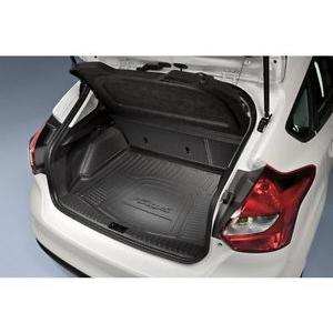 TAPETE DE CAJUELA FOCUS HATCHBACK CON SUBWOOFER